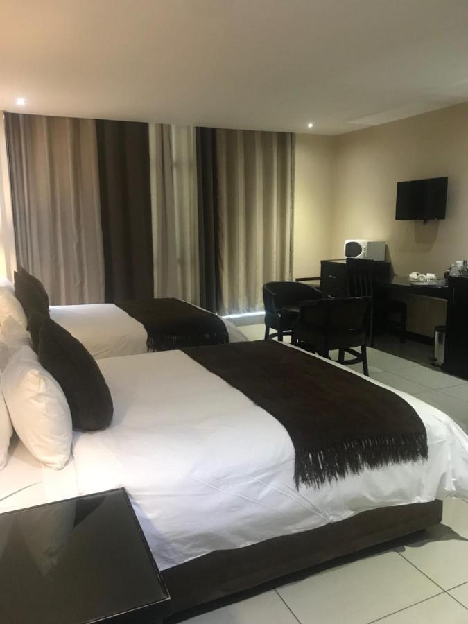 Hotel Galaxy Tower ヨハネスブルグ エクステリア 写真