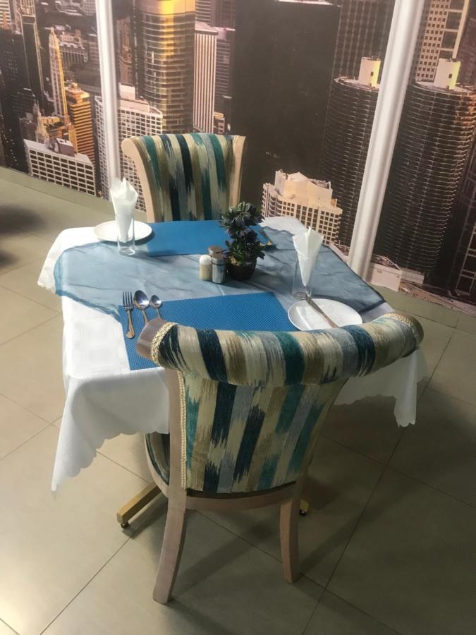 Hotel Galaxy Tower ヨハネスブルグ エクステリア 写真
