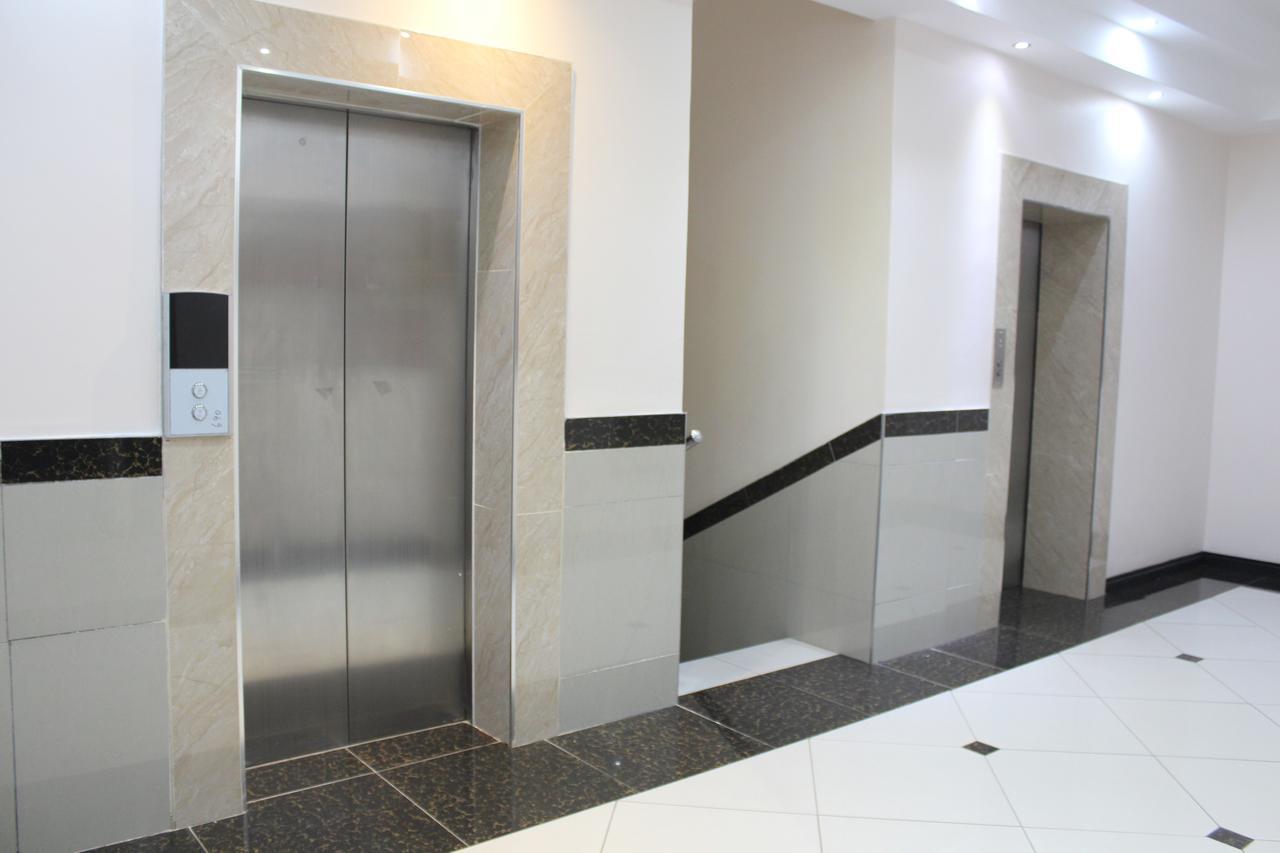 Hotel Galaxy Tower ヨハネスブルグ エクステリア 写真